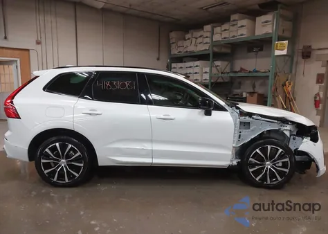 2025 Volvo Xc60 B5 Plus из США, поврежденный, VIN YV4M12RCXS1032908